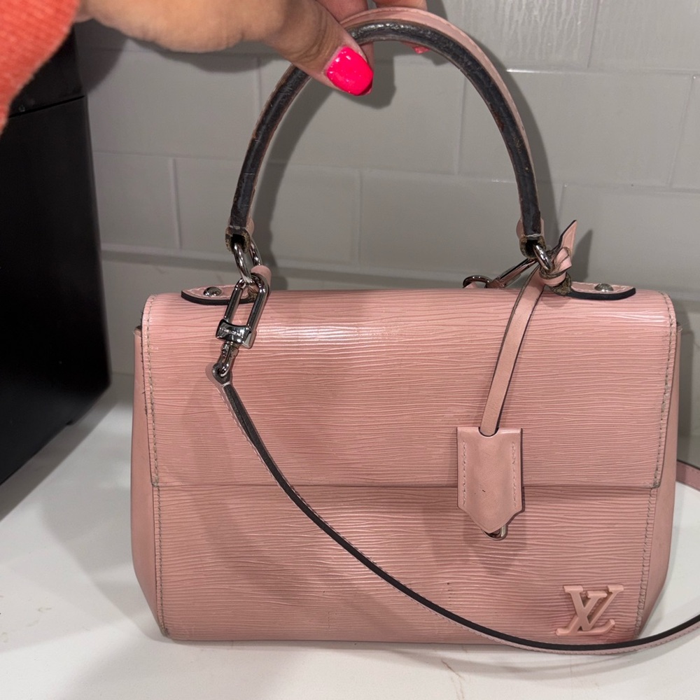Louis Vuitton epi Cluny mm